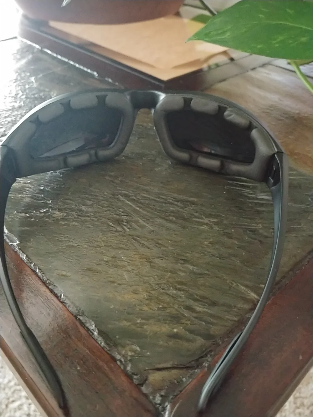 Men's Black Wrap With Padded eyes Sunglasses - Sleek UV Protection